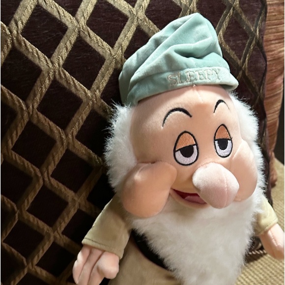 Vintage Sleepy Dwarf Disney Plush - Picture 10 of 11